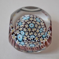Glass-Paper-Weight,