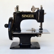 Miniature-Singer-Sewing-Machine, 